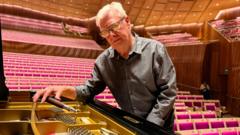 Who Has Been Sydney Opera House&#039;s Go-To Guy for 50 Years?