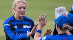 Yorkshire sign England all-rounder Glenn