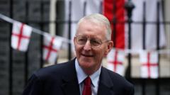 Benn does not want to step in to set Stormont budget