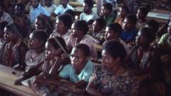 bom-bom-itu-dijadikan-lonceng-di-balai-kampung-dan-gereja-orang-asli-papua-di-agimuga-dan-trauma-tentang-peristiwa-1977