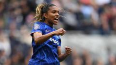 Chelsea beat Spurs to close in on unbeaten season