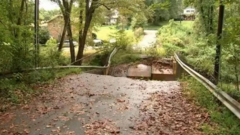 Imagem mostra ponte que desabou há dez anos