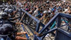 काठमाण्डू उपत्यकाका तीन जिल्ला र इटहरीमा अनिश्चितकालीन कर्फ्यू, के छ अहिलेको अवस्था