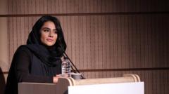 هیوا سیفی‌زاده حین اجرای کنسرت بازداشت شده است