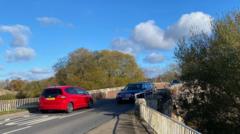 Drivers told to 'trust' bridge traffic lights trial