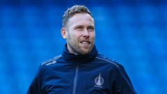 Falkirk agree to release midfielder Arfield