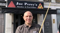Snooker pro opens club to give back to home town