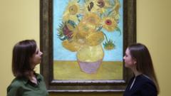 Van Gogh exhibition gets rave reviews from critics