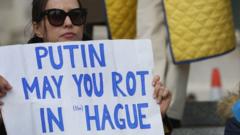 Mulher segura cartaz contra Putin