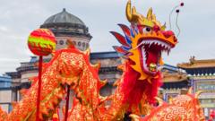 Um dragão nas celebrações do ano novo na China.