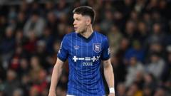 Ipswich striker Hirst signs new four-year deal