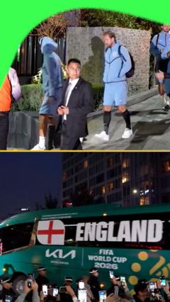 England arrive to boos and whistles in Mexico