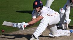 Pepper ton helps Essex get on top against Pears