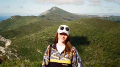 O Grymych i'r Bahamas: 'Cael fy nhalu i deithio'r byd'