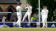 Allison wickets give Worcs edge at Glos before rain