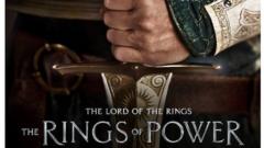 Yüzükleri Efendisi hayranlarının sabırsızlıkla beklediği yeni dizi 'Yüzüklerin Efendisi: Güç Yüzükleri'nin ilk görselleri paylaşıldı. Ancak yeni dizideki siyah elf karakteri tartışma yarattı. Dizinin yapımcılarından Lindsey Weber 'Tolkien herkes için' diyor.