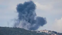 Smoke billows from the site of Israeli strikes in southern Lebanon. Photo: 22 March 2025