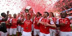 Arsenal ta maza da ta mata na bikin lashe kofuna a bana
