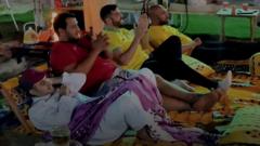 Catarianos vendo a Copa