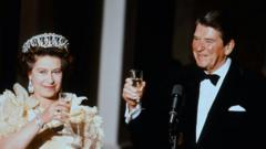 Rainha Elizabeth 2ª e Ronald Reagan