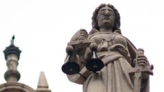 中国香港特区终审法院大楼楼顶的正义女神泰美斯（Themis）雕像（资料图片）