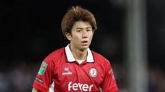 Hull agree deals to sign Hirakawa and Collyer