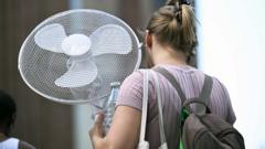 Roll out air-conditioning in schools and hospitals for heatwaves, advisers say