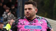 Ospreys: Veteran tight-head prop Tom Botha signs new contract