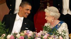 US President Barack Obama and Queen Elizabeth II chat together during a State Banquet ay Buckingham Palace on May 24, 2011 in London, England