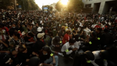 15일 태국의 수도 방콕 도심에 수만 명의 반정부 시위대가 집결했다