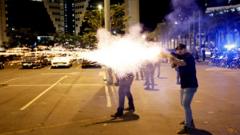 Homem atira durante protesto em Brasília