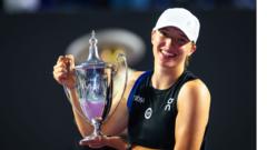 Swiatek emulates Williams with back-to-back WTA award win