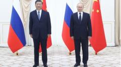 9月15日下午，中国国家主席习近平在撒马尔罕国宾馆同俄罗斯总统普京举行双边会见。