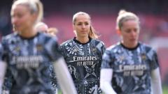 WSL: Watch as Arsenal host Tottenham at sold-out Emirates