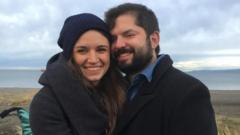 Irina Karamanos y Gabriel Boric