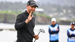 Clark shoots 60 to break Pebble Beach course record