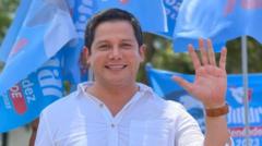Omar Menéndez on the campaign trail