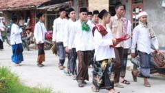 Anies, Prabowo, dan Ganjar bertarung meraup suara massa NU di Madura: 'Kalau ada perintah kiai, saya siap ubah pilihan saya'