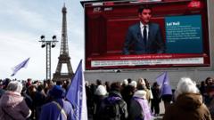 France makes abortion constitutional right