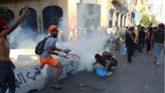 경찰과 시위대가 베이루트에서 지난 10일 충돌했다