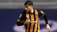 Millwall sign Longman and Campbell on loan