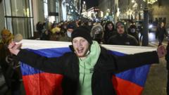 Участники акции протеста в поддержку Алексея Навального