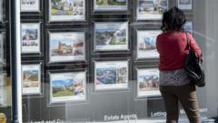 Mortgage lenders rapidly changing interest rates