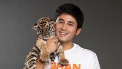 Alshad Ahmad dan bayi harimau miliknya