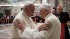 Папа Франциск и Бенедикт XVI (фото 2016 г.)