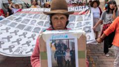 Familiares han denunciado la muerte y arresto de manifestantes durante las protestas tras la destitución de Pedro Castillo.