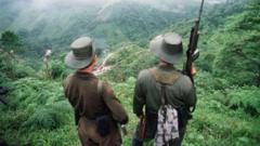 Rebeldes das Forças Armadas Revolucionárias da Colômbia (Farc) em 1998