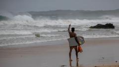 Dangerous seas forecast for US East Coast as Hurricane Erin grows