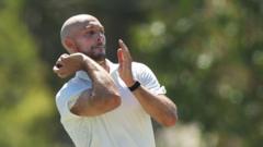 Gloucestershire sign Australian fast bowler Bell