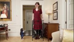 Moment world's tallest woman and shortest woman meet